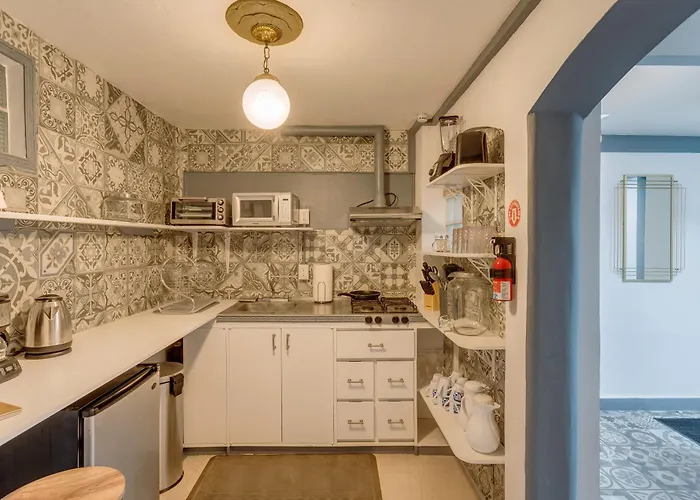 Pensión Casa Amatlan Ciento Dos México DF