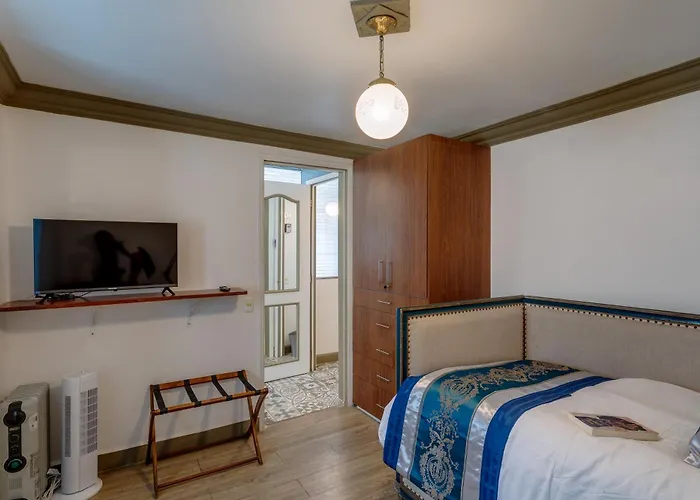 Casa Amatlan Ciento Dos Pensión *