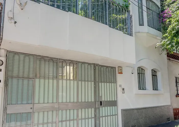 Pensión Casa Amatlan Ciento Dos